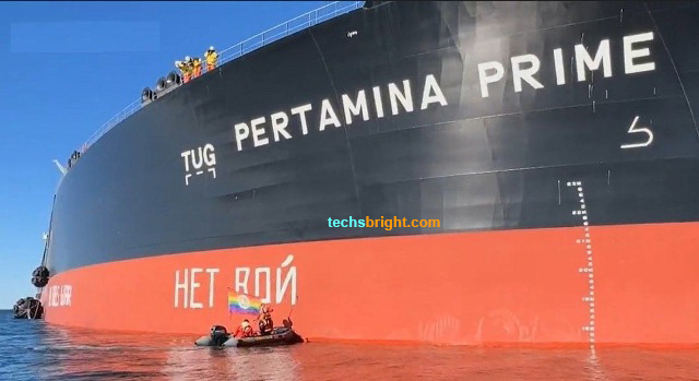 Pemerintah Pantau Kapal Pertamina Yang Dihadang Greenpeace