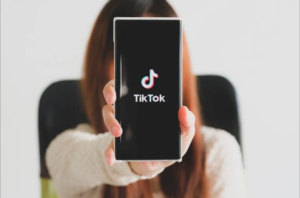 cara memasukan kode undangan TikTok biasa